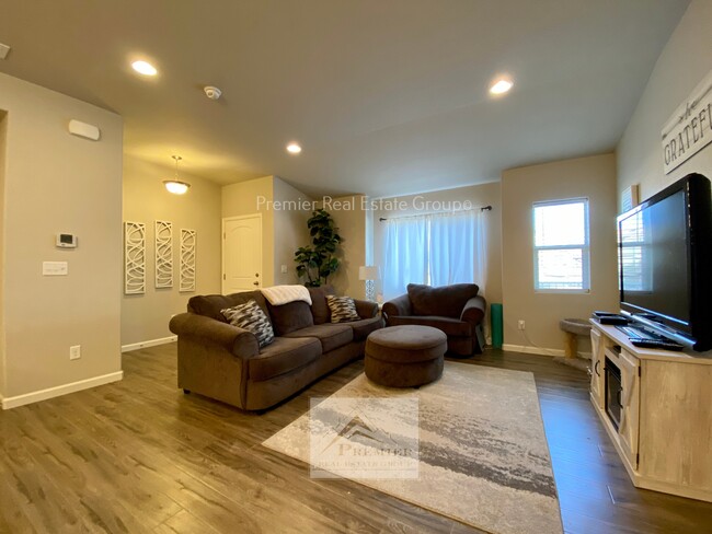 Building Photo - 2122 Birmingham Loop