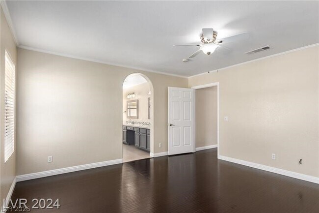 Building Photo - 9424 Deer Lodge Ln