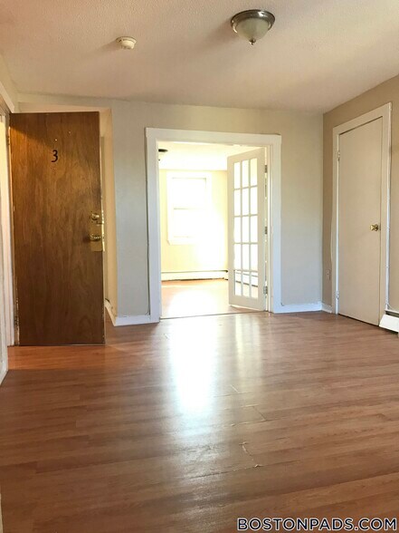 Building Photo - 247 Bennington St