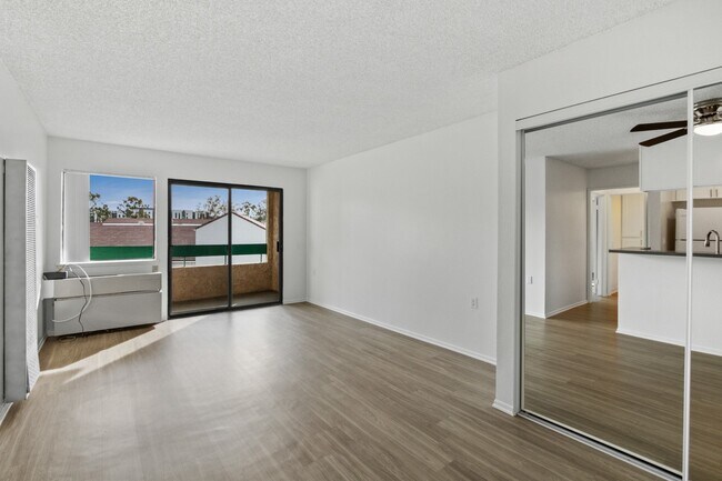 Building Photo - 21 California Ave