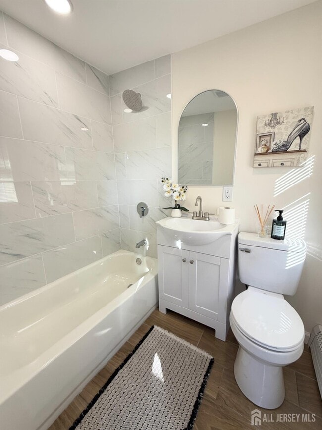 Building Photo - 6 Fitch St