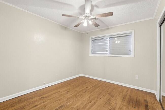 Building Photo - 1759 S Park