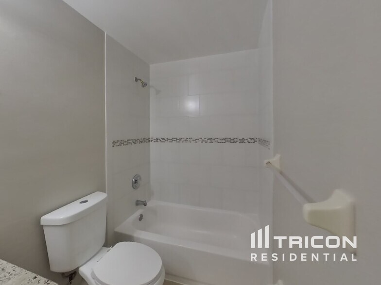 Building Photo - 4513 Cabbage Palm Dr