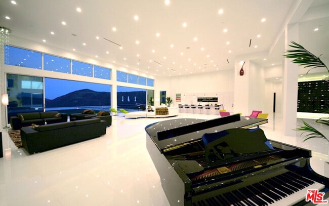 Building Photo - 80 Saddlebow Rd