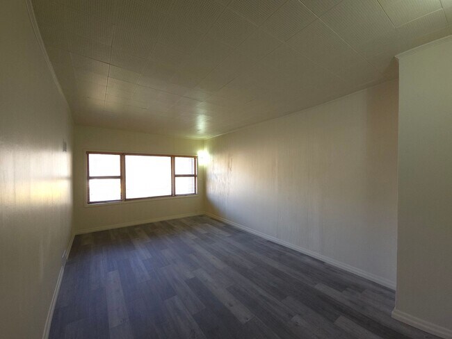 Building Photo - 508 S Main St