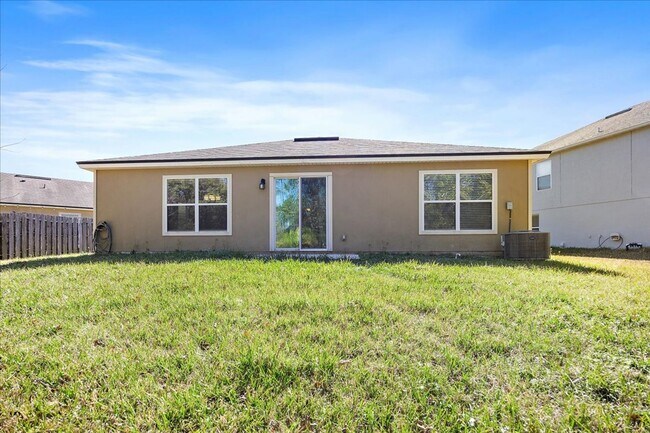 Building Photo - Spacious 4 Bedroom in Fast Growing Nassau ...
