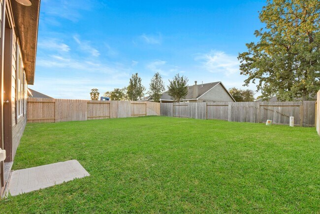 Building Photo - Stylish 4 Bedroom Home in Magnolia Ridge Community