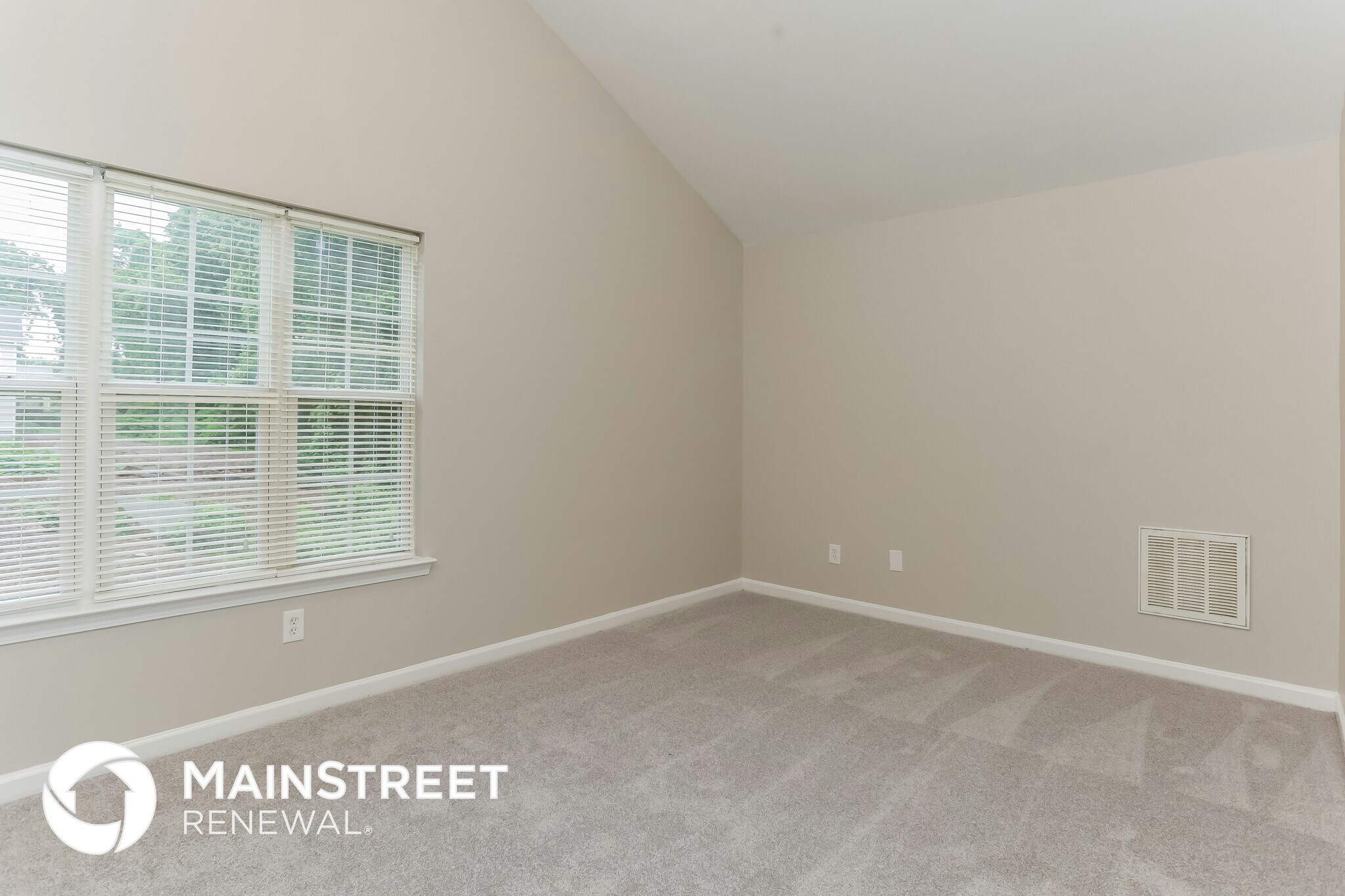 Building Photo - 2019 Reynolds Dr SW