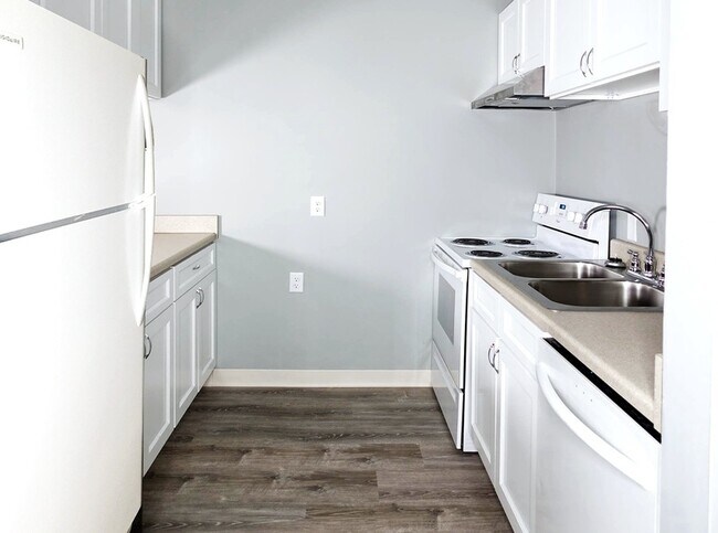 Building Photo - 1102 Salem Ave