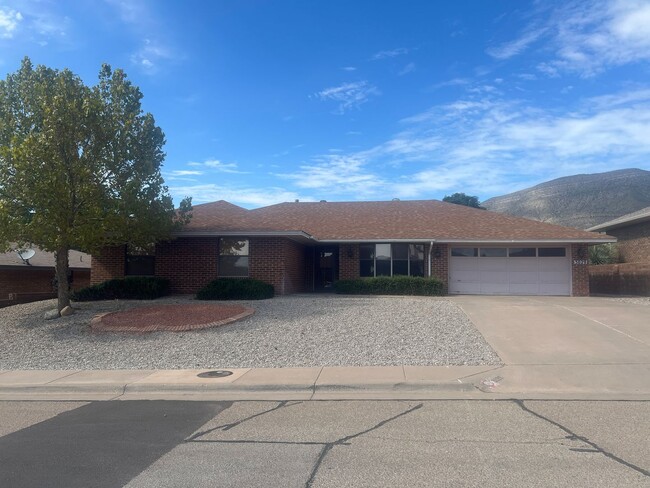 Primary Photo - Beautiful Home in the Granada Hills area