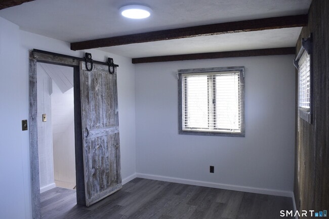 Building Photo - 9 Blaine St