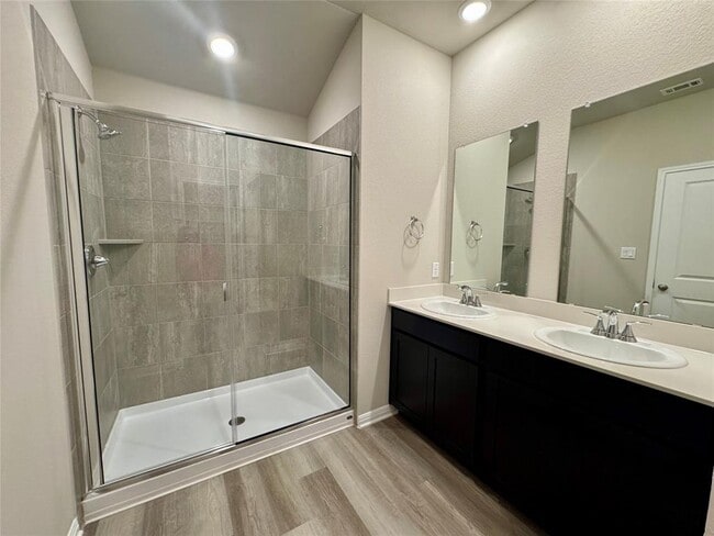 Building Photo - 1850 Settlers Glen Dr