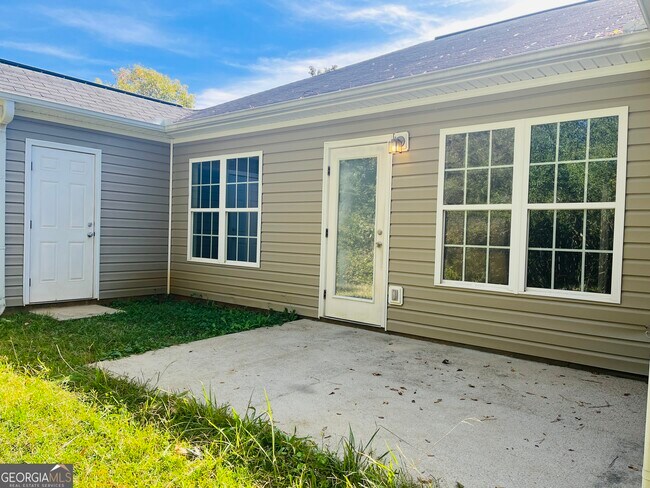 Building Photo - 313 Baileys Way