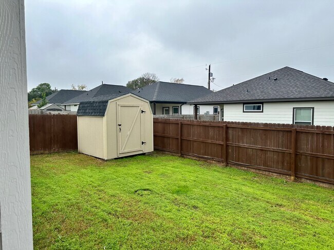 Building Photo - 1512 Dansby St