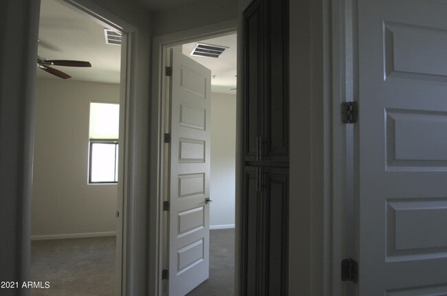 Building Photo - 2090 S Dorsey Ln