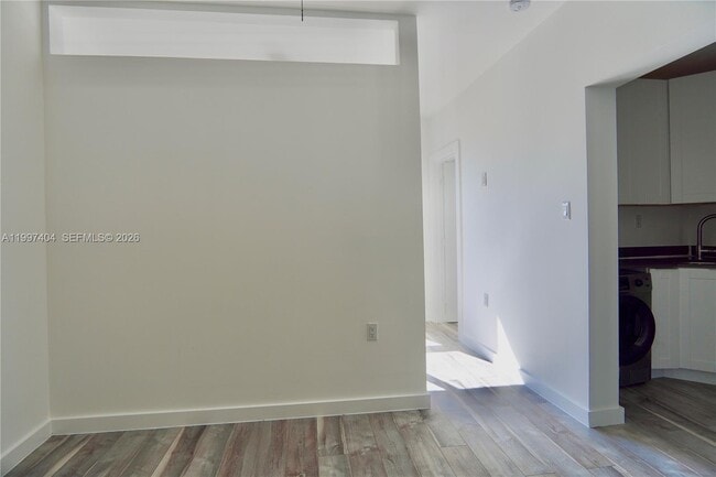 Building Photo - 1036 SW 5th St