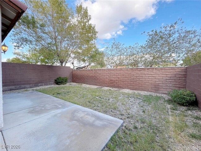 Building Photo - 10032 Pimera Alta St