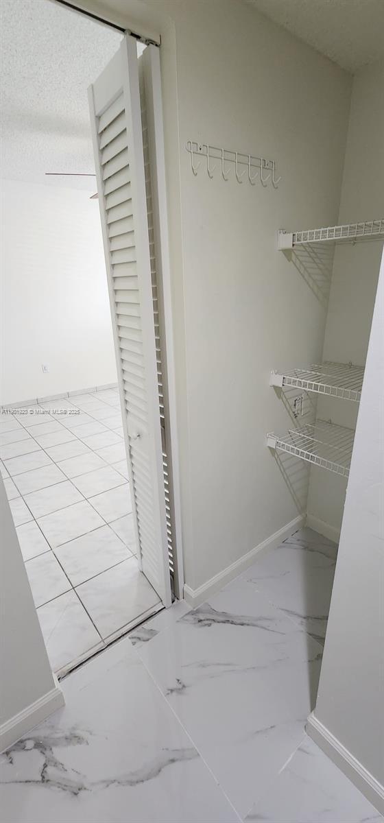 Building Photo - 5420 W 21st Ct