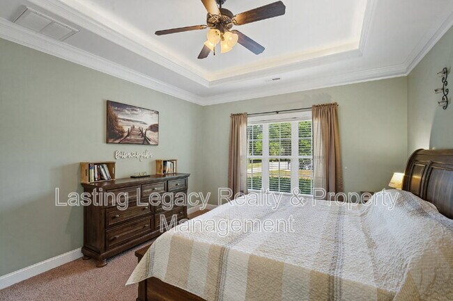 Building Photo - 187 Marbrook Dr
