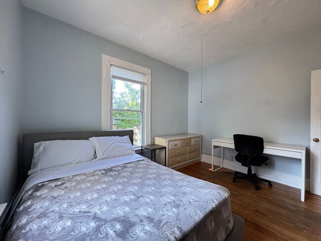 Building Photo - 22 Tilton St