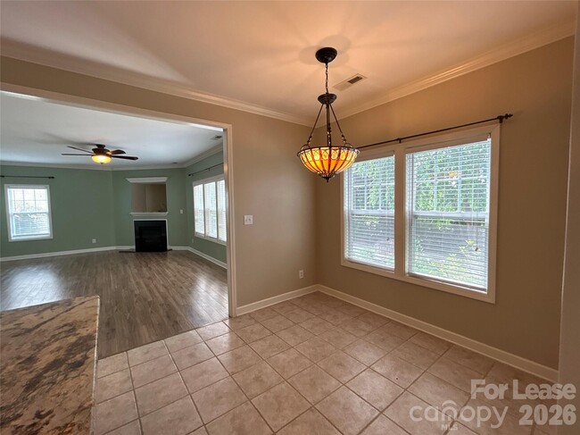 Building Photo - 4406 Overbecks Ln