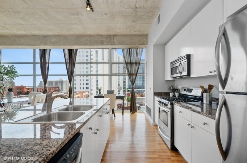 Building Photo - 1620 S Michigan Ave