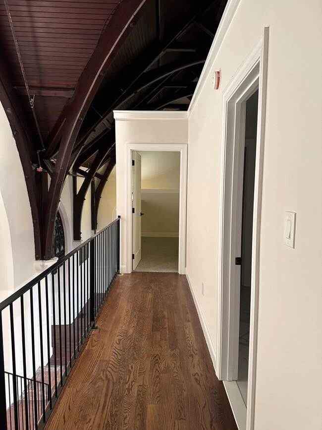 Building Photo - Newbold Square Church