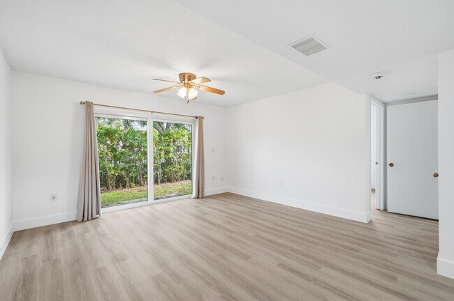 Building Photo - 3832 NW 90th Ave