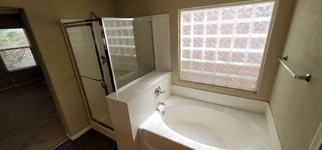 Building Photo - Beautiful former Model Home located near S...