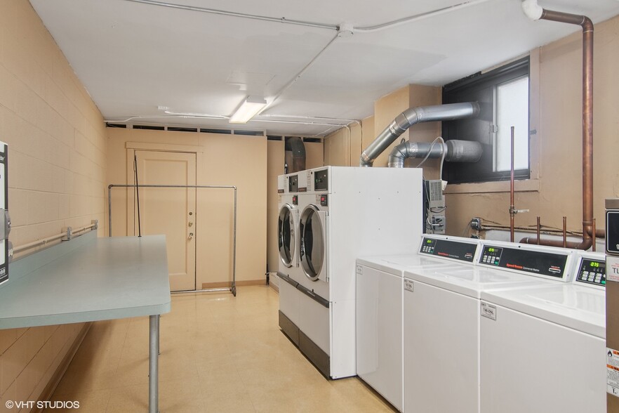 Laundyroon - same floor next door - 3730 N Lake Shore Dr
