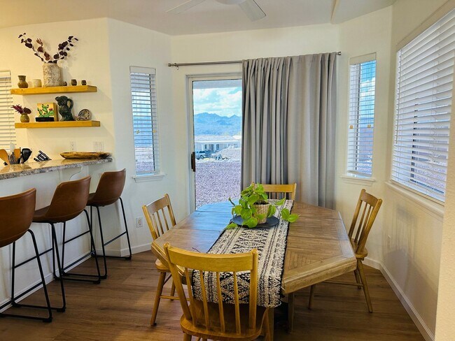 Building Photo - WINTER VACATION RENTAL Fully Furnished 3BD/2BA Bullhead City, AZ in Sunridge Estates