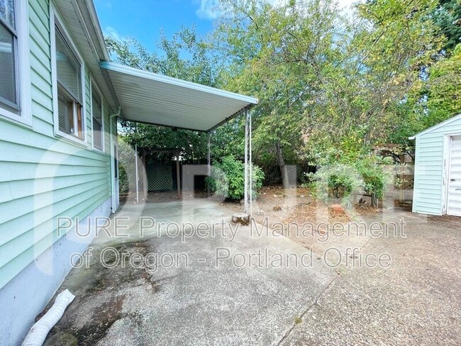 Building Photo - 1737 N Rosa Parks Way