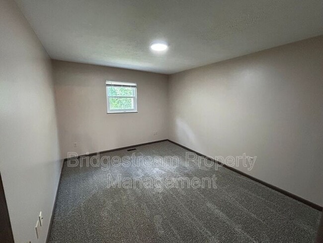 Building Photo - 82 Candlewood Ct