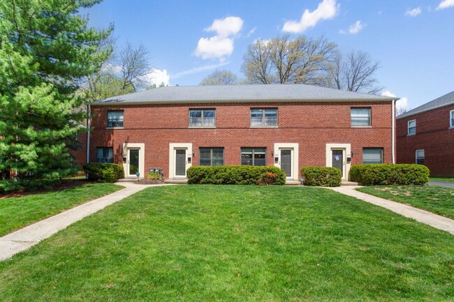 Building Photo - 638 Blenheim Rd
