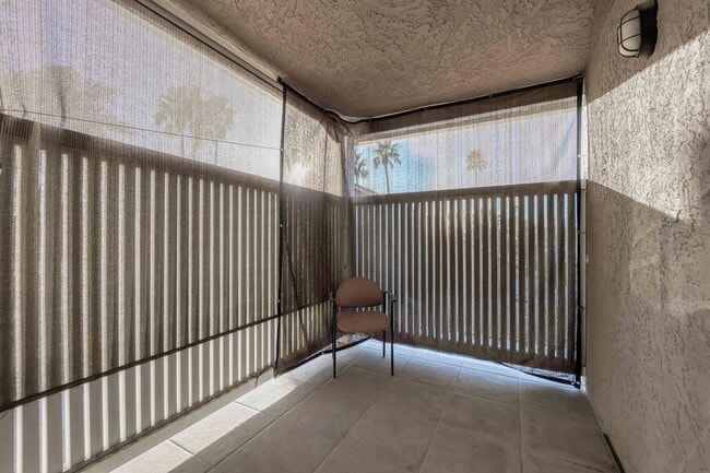 Building Photo - Beautiful 4 bed/ 3 bath POOL Home For Rent