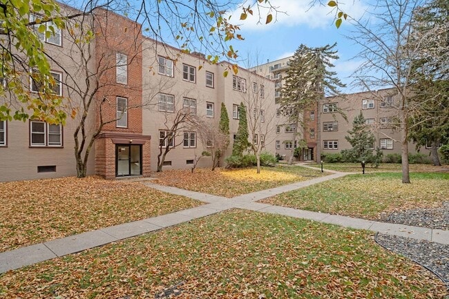 Building Photo - 3142 W Bde Maka Ska Blvd