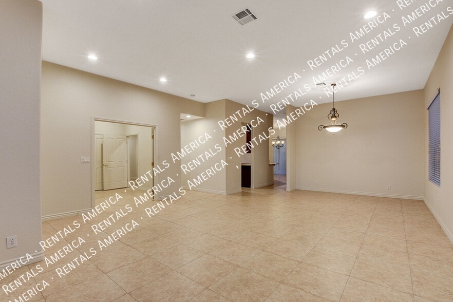 Building Photo - 8960 Echo Ridge Dr