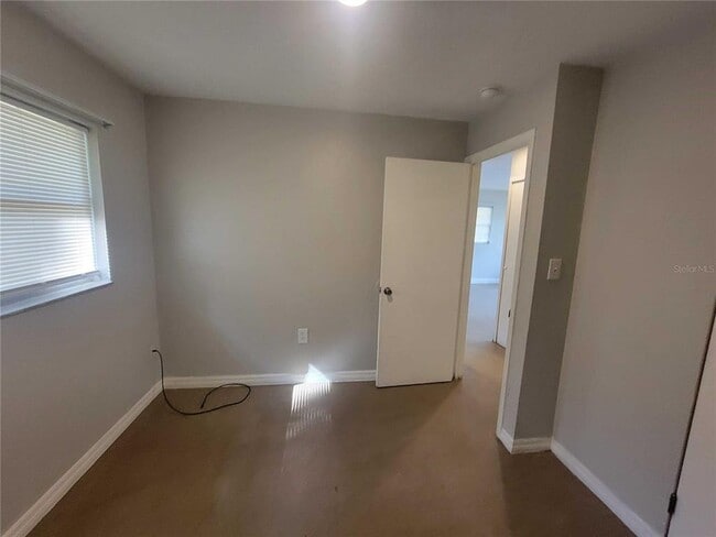 Building Photo - 402 Peters St