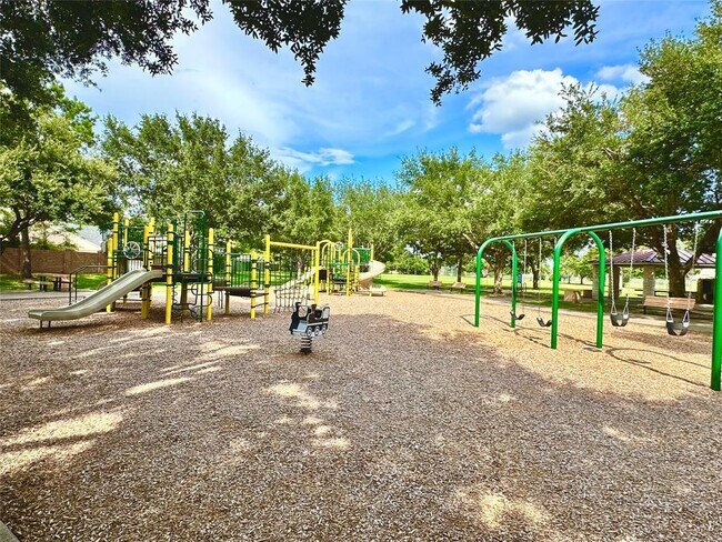 Building Photo - 26223 Longmont Park Ln