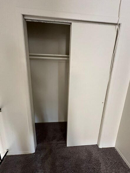 Building Photo - 1903 Country Ln