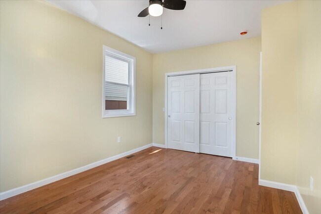 Building Photo - 118 Lehigh Ave