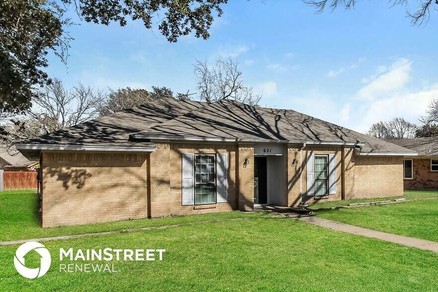 Building Photo - 621 Granada Dr
