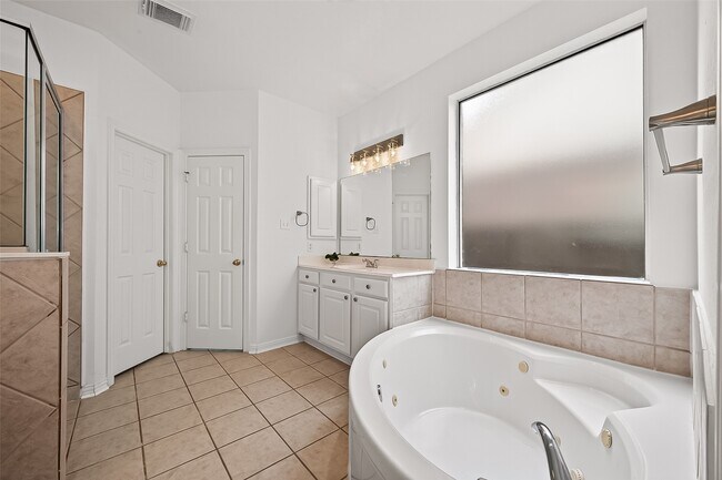 Building Photo - 3218 Twinmont Ln