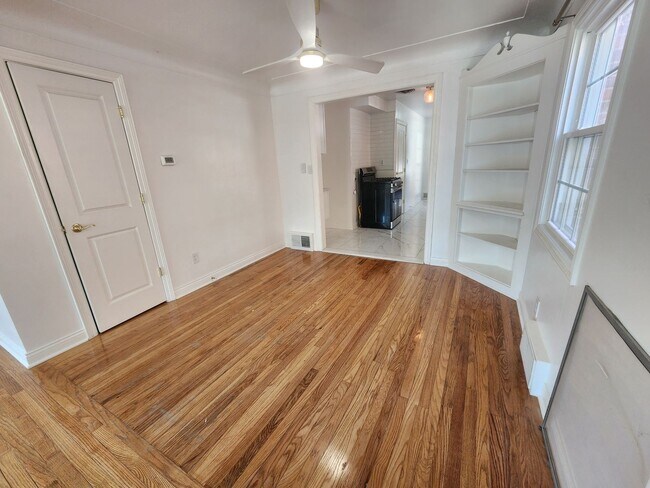 Building Photo - 3532 Normandy Rd