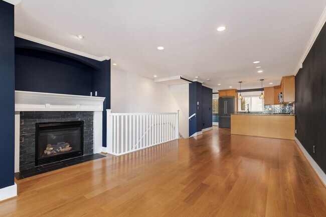 Building Photo - 1621 E Fir St