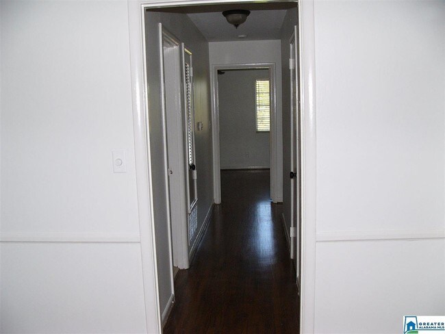 Building Photo - 2028 Lancaster Rd