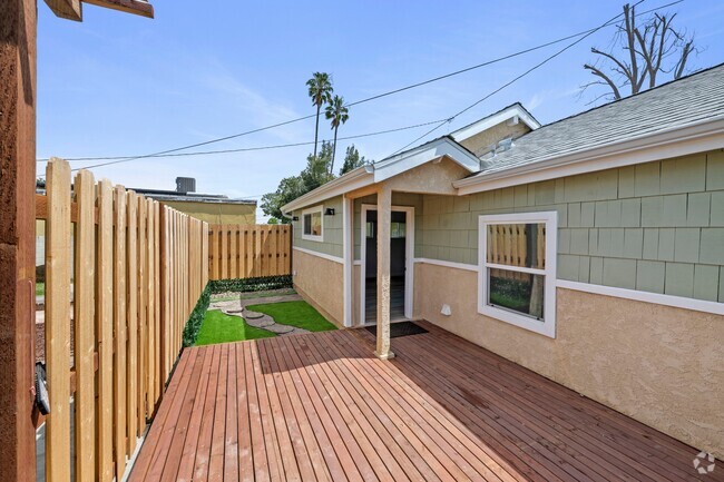 Building Photo - 3208 W 80th St