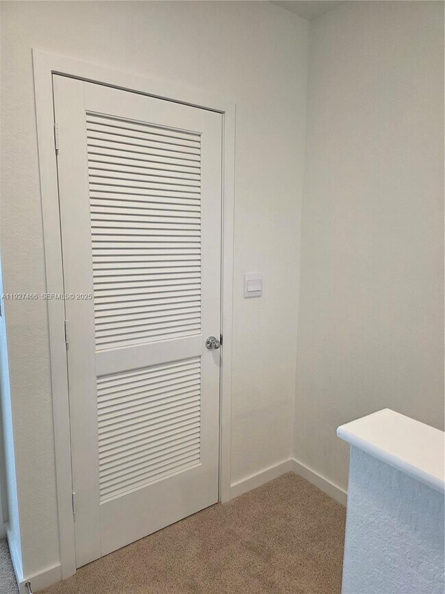 Building Photo - 271 NE 16th St