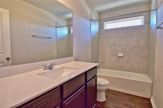 Building Photo - 317 Clearlake Dr