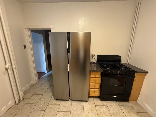 Building Photo - 20 Glenville Ave